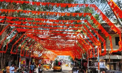 Police Cannot Insist On Politically Neutral Colour Decorations For Temple Festivals: Kerala High Court