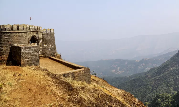 Bombay High Court Stays Notices For Demolition Within Precincts of Vishalgad Fort, Petitioners Allege Religious Discrimination