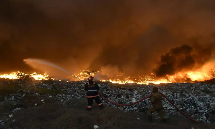 Kerala High Court Initiates Suo Motu Proceedings On Brahmapuram Fire Kerala High Court Initiates Suo Motu Proceedings On Brahmapuram Fire