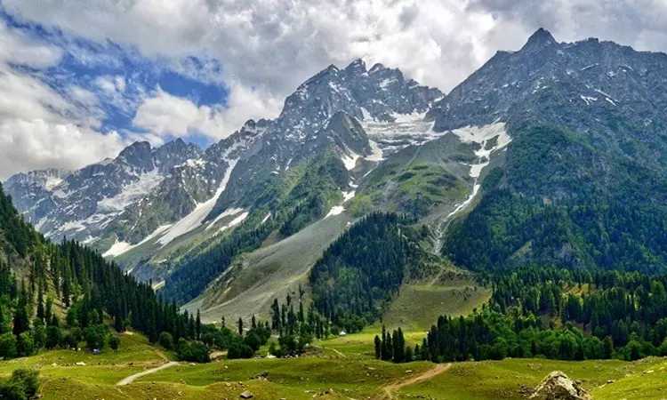 Sonamarg Construction Ban: Jammu & Kashmir High Court Grants Special Exception For Maintenance/ Repair Of Army Installations Sonamarg Construction Ban: Jammu & Kashmir High Court Grants Special Exception For Maintenance/ Repair Of Army Installations