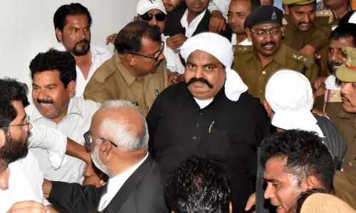 Umesh Pal Murder Case| UP Court Remands Gangster-Turned-Politician Atique Ahmed, His Brother To 5 Days Police Custody Umesh Pal Murder Case| UP Court Remands Gangster-Turned-Politician Atique Ahmed, His Brother To 5 Days Police Custody