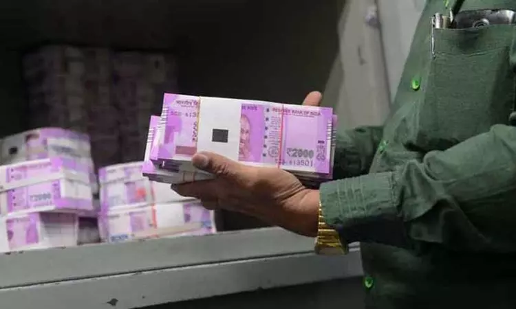 BREAKING - Delhi High Court Dismisses PIL Challenging Notifications Allowing Exchange Of ₹2000 Notes Without ID Proof BREAKING - Delhi High Court Dismisses PIL Challenging Notifications Allowing Exchange Of ₹2000 Notes Without ID Proof