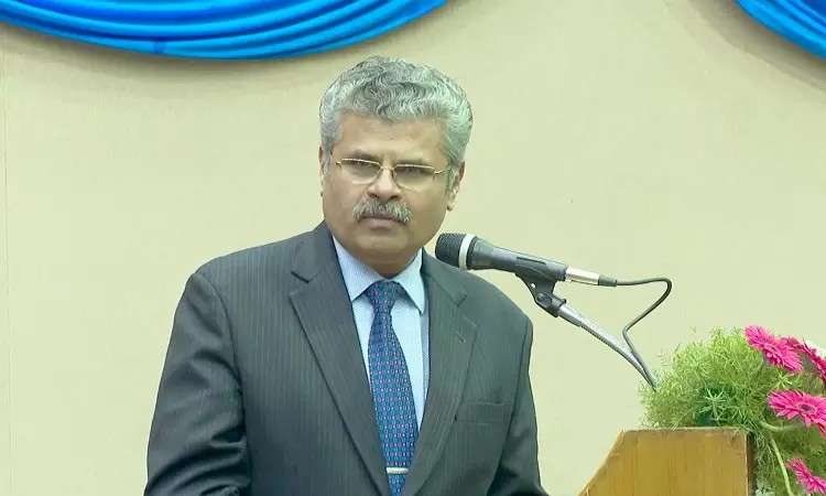 Chief Justice Sivagnanam Commends Unique Practice Of Calcutta HC Senior Advocates Preparing Their Own Handwritten Notes Chief Justice Sivagnanam Commends Unique Practice Of Calcutta HC Senior Advocates Preparing Their Own Handwritten Notes