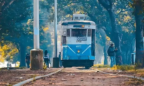 “Part Of Kolkata’s Heritage”: Calcutta High Court Directs Govt To Constitute Committee To Examine How Tram Services Can Be Preserved