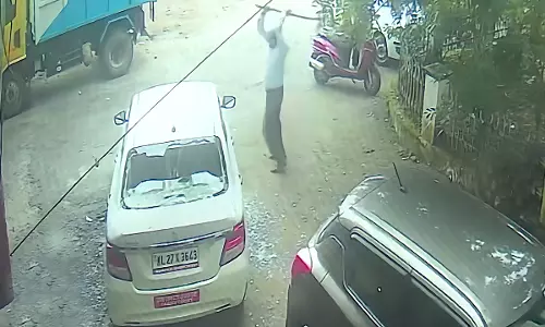 Litigant Vandalizes Car Of Family Court Judge In Kerala Litigant Vandalizes Car Of Family Court Judge In Kerala