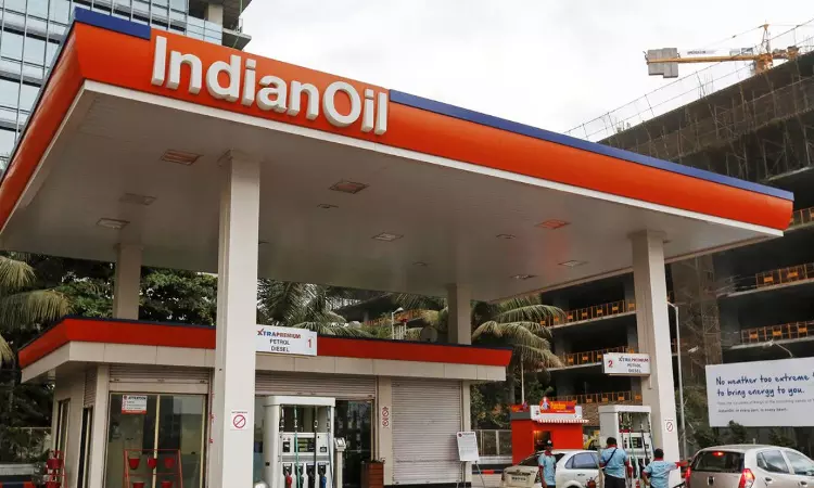 Petrol Pump Licence Automatically Stands Cancelled On Expiry Of Lease, No Hearing Required: Kerala High Court Petrol Pump Licence Automatically Stands Cancelled On Expiry Of Lease, No Hearing Required: Kerala High Court