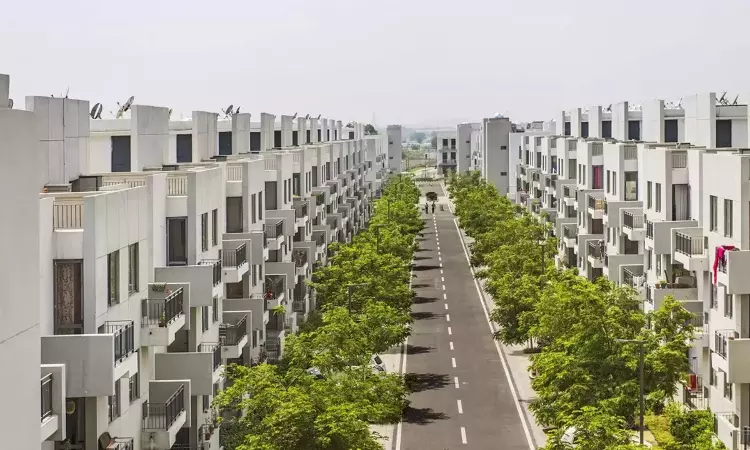 Refund Rs 1.27 Crore With Interest: Delhi State Commission Holds Vatika Sovereign Liable For Failing To Complete Construction And Handover Apartment