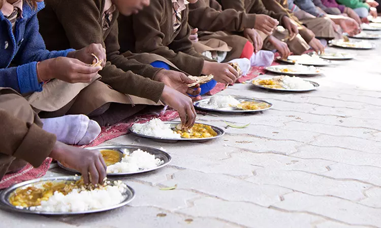 [Noon Meal Scheme] Kerala Govt Cites Dispute With Centre Over Funds, Assures High Court To Clear Arrears Soon