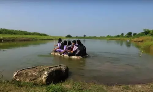 Bombay HC Orders Aurangabad Collector To Provide Proper Boats, Life Jackets To Students Crossing Backwaters On Thermocol Rafts To Reach School