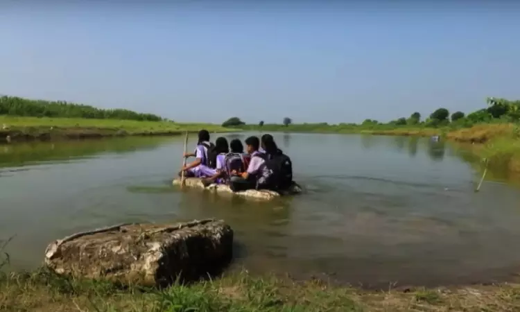 Bombay HC Orders Aurangabad Collector To Provide Proper Boats, Life Jackets To Students Crossing Backwaters On Thermocol Rafts To Reach School