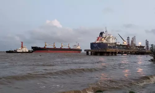 Calcutta High Court Orders Liberian Ship To Pay ₹88 Crore For Allegedly Damaging Haldia Oil Jetty Or Face Arrest