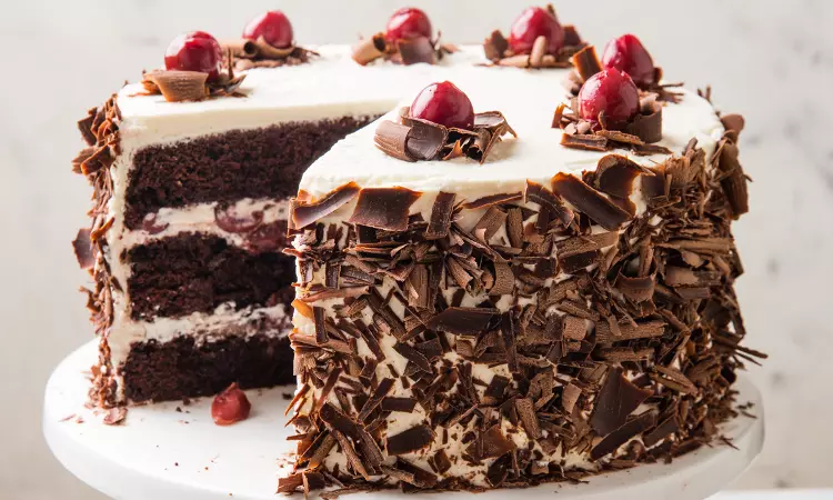 Restaurant Service Or Bakery Product? Bombay High Court To Decide If Donuts & Cakes Should Be Taxed At 5% Or 18% Under GST Restaurant Service Or Bakery Product? Bombay High Court To Decide If Donuts & Cakes Should Be Taxed At 5% Or 18% Under GST