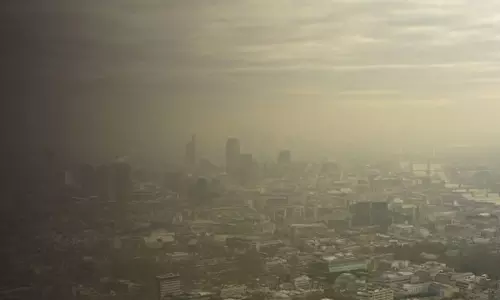 “You Do Not Care About The Poor”: Bombay High Court Raps Civic Bodies Over Construction Workers Safety Amid Air Pollution Crisis “You Do Not Care About The Poor”: Bombay High Court Raps Civic Bodies Over Construction Workers Safety Amid Air Pollution Crisis