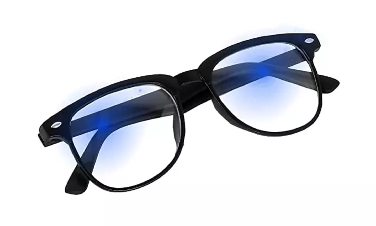Hyderabad District Commission Holds EZEESHOP18 Liable For Sending Different Reading Glasses Than Advertised On Facebook, Orders Refund And Compensation Hyderabad District Commission Holds EZEESHOP18 Liable For Sending Different Reading Glasses Than Advertised On Facebook, Orders Refund And Compensation