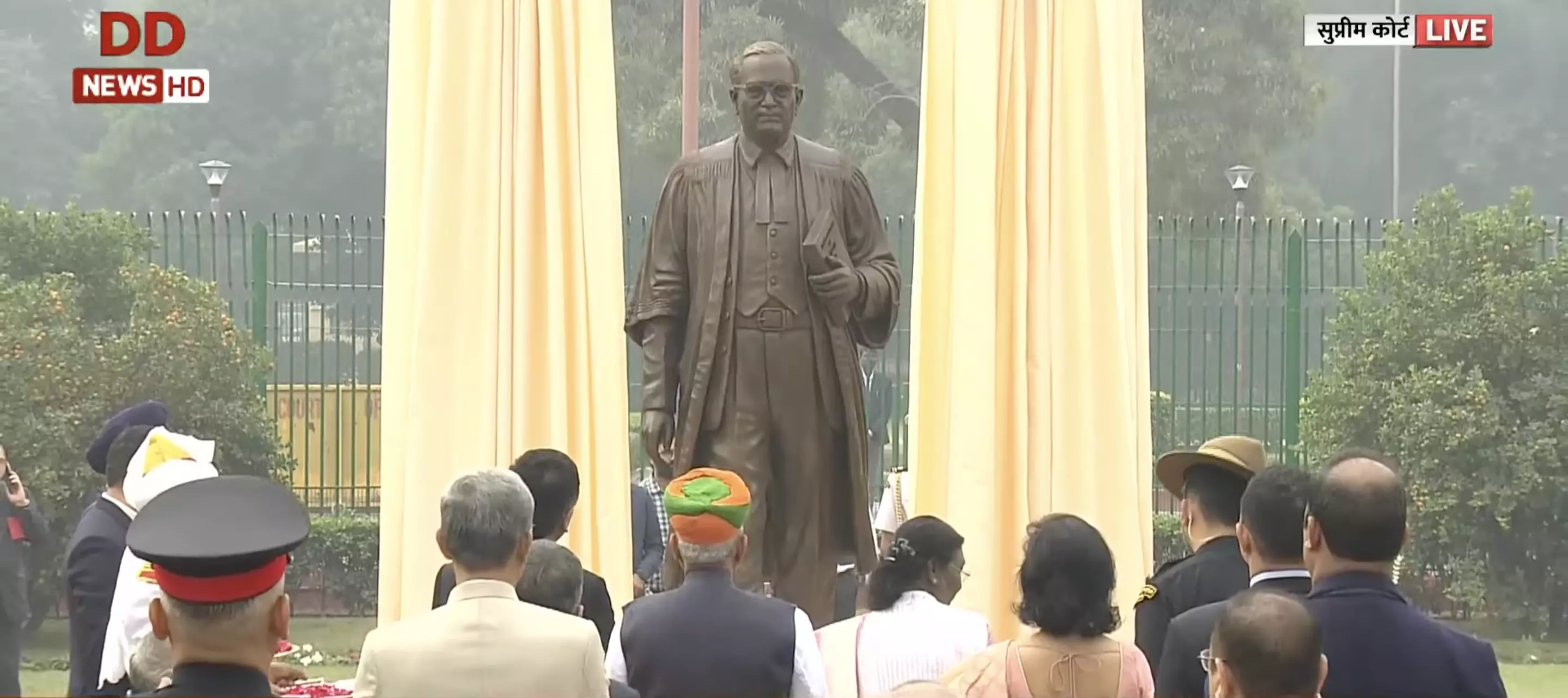 On Constitution Day, President Droupadi Murmu Unveils Statue Of Dr BR Ambedkar On Supreme Court Premises On Constitution Day, President Droupadi Murmu Unveils Statue Of Dr BR Ambedkar On Supreme Court Premises