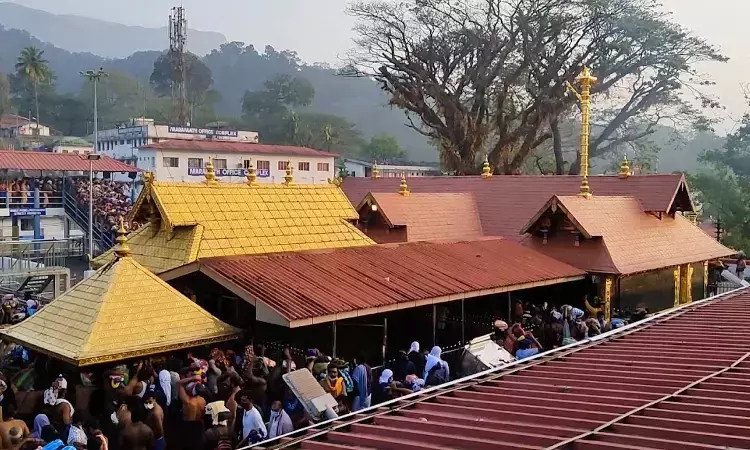 Sabarimala Crowd Management: Kerala High Court Directs Devaswom Board To Provide Drinking Water, Refreshments To Stranded Pilgrims Sabarimala Crowd Management: Kerala High Court Directs Devaswom Board To Provide Drinking Water, Refreshments To Stranded Pilgrims