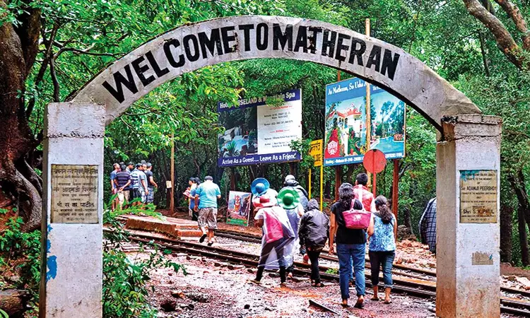 E-Rickshaws To Be Provided In Matheran Only For Present Hand Cart Pullers: Supreme Court E-Rickshaws To Be Provided In Matheran Only For Present Hand Cart Pullers: Supreme Court