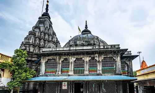 Gayas Vishnupad Temple Is A Public Trust, Not Private Property Of Gayawal Brahmins: Patna High Court