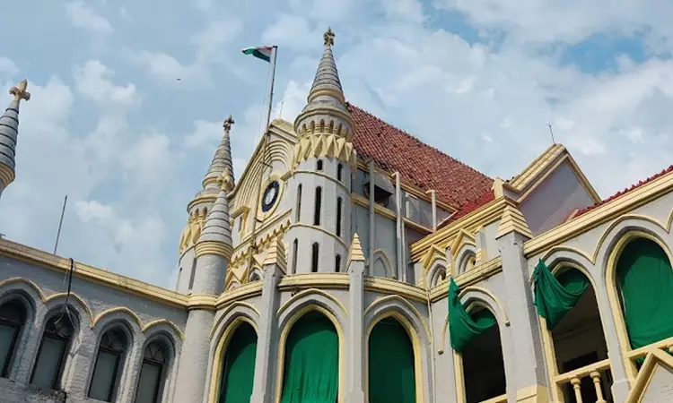 Hindu-Muslim Marriage Invalid Under Muslim Personal Law : MP HC Refuses Protection Plea Of Inter-Faith Couple Hindu-Muslim Marriage Invalid Under Muslim Personal Law : MP HC Refuses Protection Plea Of Inter-Faith Couple