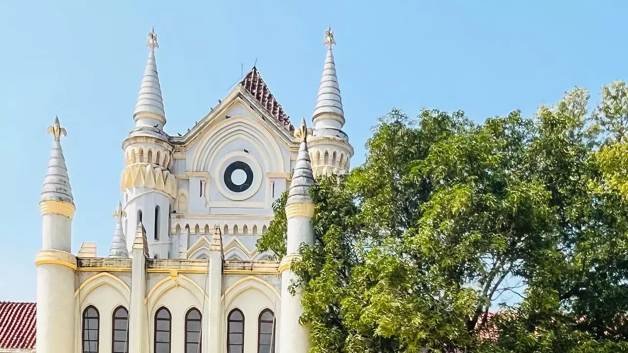Victim Turning Hostile Not Enough For Bail Where Medical Evidence Supports Sexual Assault Allegation: MP High Court
