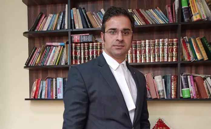 “Witnesses Being Threatened To Depose In Accuseds Favour, Counsels Unwilling To Take Case: J&K High Court Transfers Advocate Babar Qadris Murder Trial From Srinagar To Jammu “Witnesses Being Threatened To Depose In Accuseds Favour, Counsels Unwilling To Take Case: J&K High Court Transfers Advocate Babar Qadris Murder Trial From Srinagar To Jammu