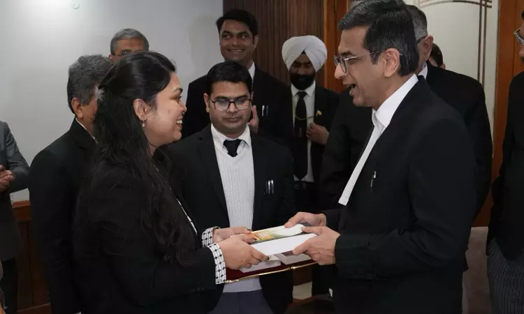 CJI Felicitates Daughter Of Supreme Courts Cook For Securing US Scholarship To Study Masters In Law CJI Felicitates Daughter Of Supreme Courts Cook For Securing US Scholarship To Study Masters In Law