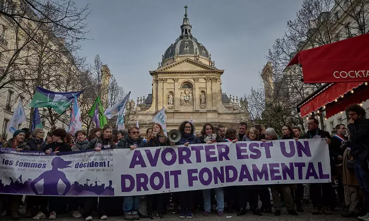 France Approves Landmark Constitutional Amendment Guaranteeing Right To Abortion