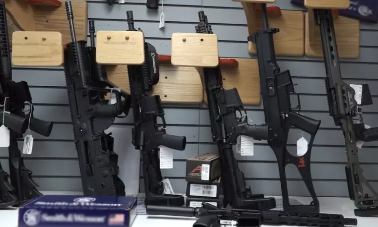 Arbitrary & Generalized Apprehension: Patna High Court Quashes Order Denying Increase Of Arms Traders Quota Due To Celebratory Firing Arbitrary & Generalized Apprehension: Patna High Court Quashes Order Denying Increase Of Arms Traders Quota Due To Celebratory Firing