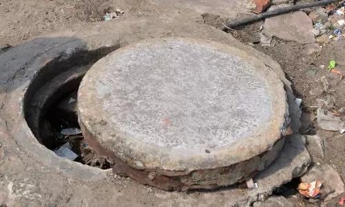 Allahabad HC Initiates Suo Motu PIL On Open Manholes & Ducts In Lucknow, Takes Note Of 8 Y/O Childs Death