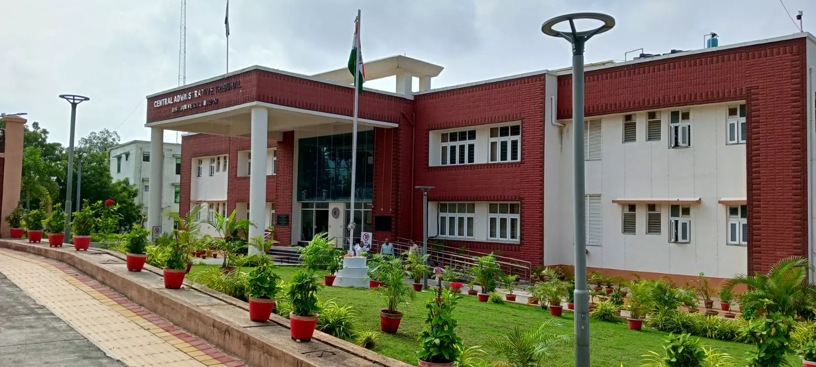 Reserved Category Candidates Can Compete For Unreserved Posts, Unreserved Seats Are Open To Competition From All: CAT Jabalpur Reserved Category Candidates Can Compete For Unreserved Posts, Unreserved Seats Are Open To Competition From All: CAT Jabalpur