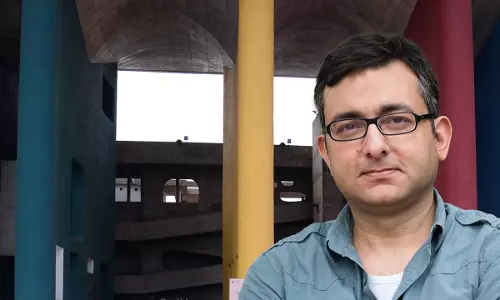Punjab & Haryana High Court Stays Order Directing Journalist Rahul Pandita To Pay Rs 50 Lakh Compensation For Writing Allegedly Defamatory Article Punjab & Haryana High Court Stays Order Directing Journalist Rahul Pandita To Pay Rs 50 Lakh Compensation For Writing Allegedly Defamatory Article