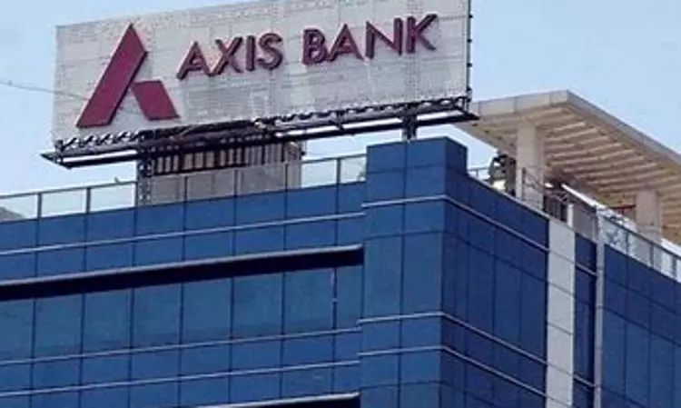 Axis Bank Doesnt Perform Public Functions That Would Subject It To Writ Jurisdiction: Calcutta High Court Axis Bank Doesnt Perform Public Functions That Would Subject It To Writ Jurisdiction: Calcutta High Court
