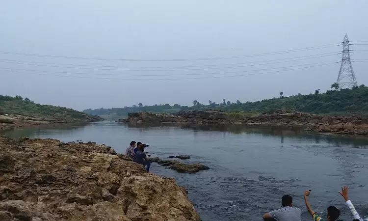 MP High Court Calls For States Report On Plea Challenging Construction Of Bridge At UNESCO Geo-Heritage Site Known For Dinosaur Fossils MP High Court Calls For States Report On Plea Challenging Construction Of Bridge At UNESCO Geo-Heritage Site Known For Dinosaur Fossils