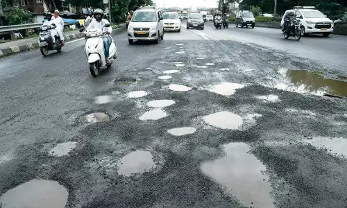 10,202 Potholes Repaired Since April, Says BBMP; Karnataka High Court Seeks Details Of Mechanism To Tackle Menace 10,202 Potholes Repaired Since April, Says BBMP; Karnataka High Court Seeks Details Of Mechanism To Tackle Menace