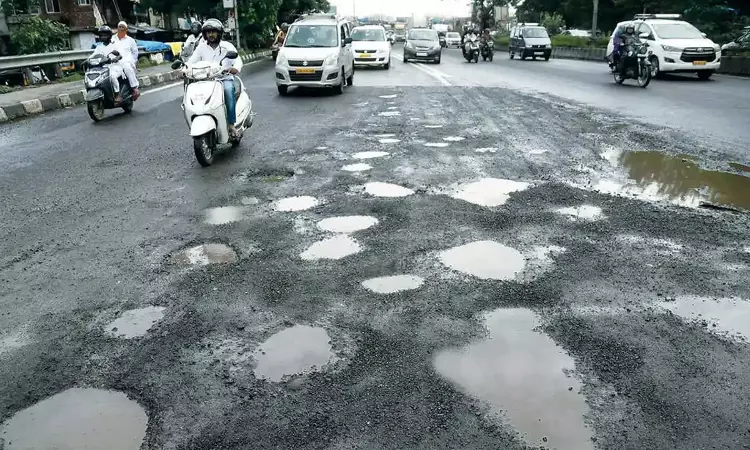 10,202 Potholes Repaired Since April, Says BBMP; Karnataka High Court Seeks Details Of Mechanism To Tackle Menace 10,202 Potholes Repaired Since April, Says BBMP; Karnataka High Court Seeks Details Of Mechanism To Tackle Menace