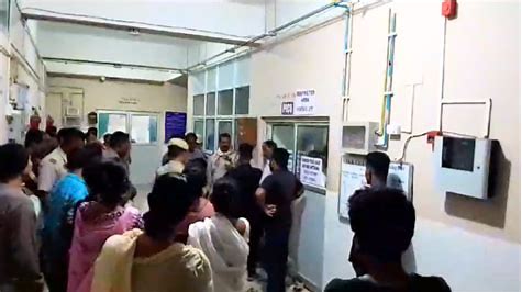 Bombay High Court Issues Notice To BMC After Woman, Newborn Die In C-Section Delivery Done Using Mobile Torchlight