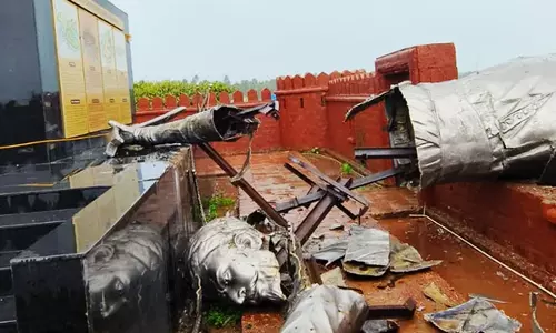 Collapse Of Shivaji Maharaj Statue Brought International Shame To India: PIL In Bombay High Court Seeks FIR Against PWD Engineers