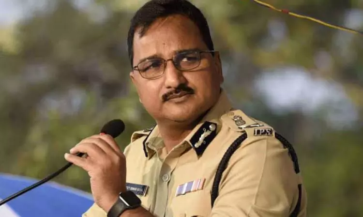 Calcutta High Court Calls For States Response On Plea Seeking FIR Against Former CP Vineet Goyal For Revealing RG Kar Victims Name To Media Calcutta High Court Calls For States Response On Plea Seeking FIR Against Former CP Vineet Goyal For Revealing RG Kar Victims Name To Media