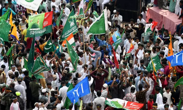 Milad-Un-Nabi Juloos | State Authority Bound To Ensure Tranquillity When Peaceful Processions Are Carried Out: Allahabad HC Milad-Un-Nabi Juloos | State Authority Bound To Ensure Tranquillity When Peaceful Processions Are Carried Out: Allahabad HC
