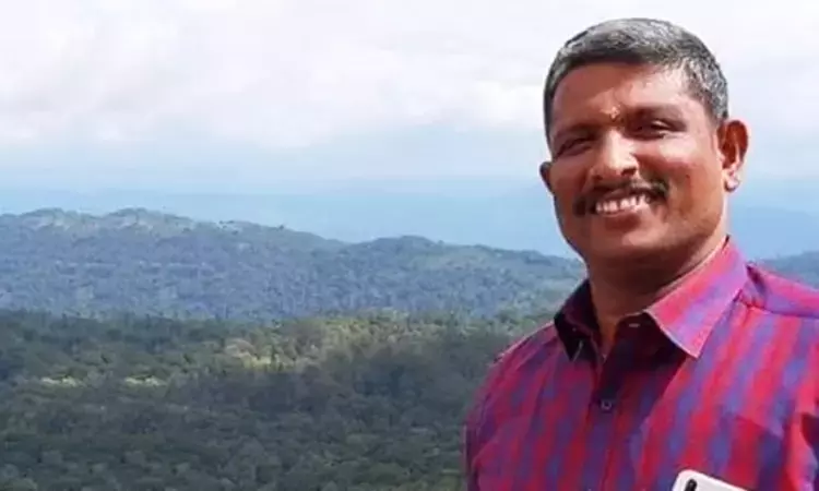 Kerala High Court Grants Bail To One PFI Member Accused In RSS Leader Sreenivasans Murder, Denies Bail To Two Others Kerala High Court Grants Bail To One PFI Member Accused In RSS Leader Sreenivasans Murder, Denies Bail To Two Others