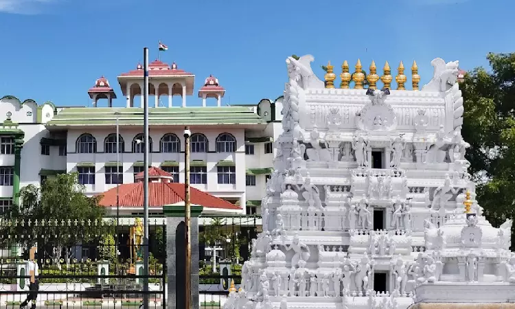 Tirupati Temple Laddu Case | Madras High Court Asks Licensing Authority To Issue Fresh Notice To Dairy Company, Give Reasonable Time To Respond Tirupati Temple Laddu Case | Madras High Court Asks Licensing Authority To Issue Fresh Notice To Dairy Company, Give Reasonable Time To Respond