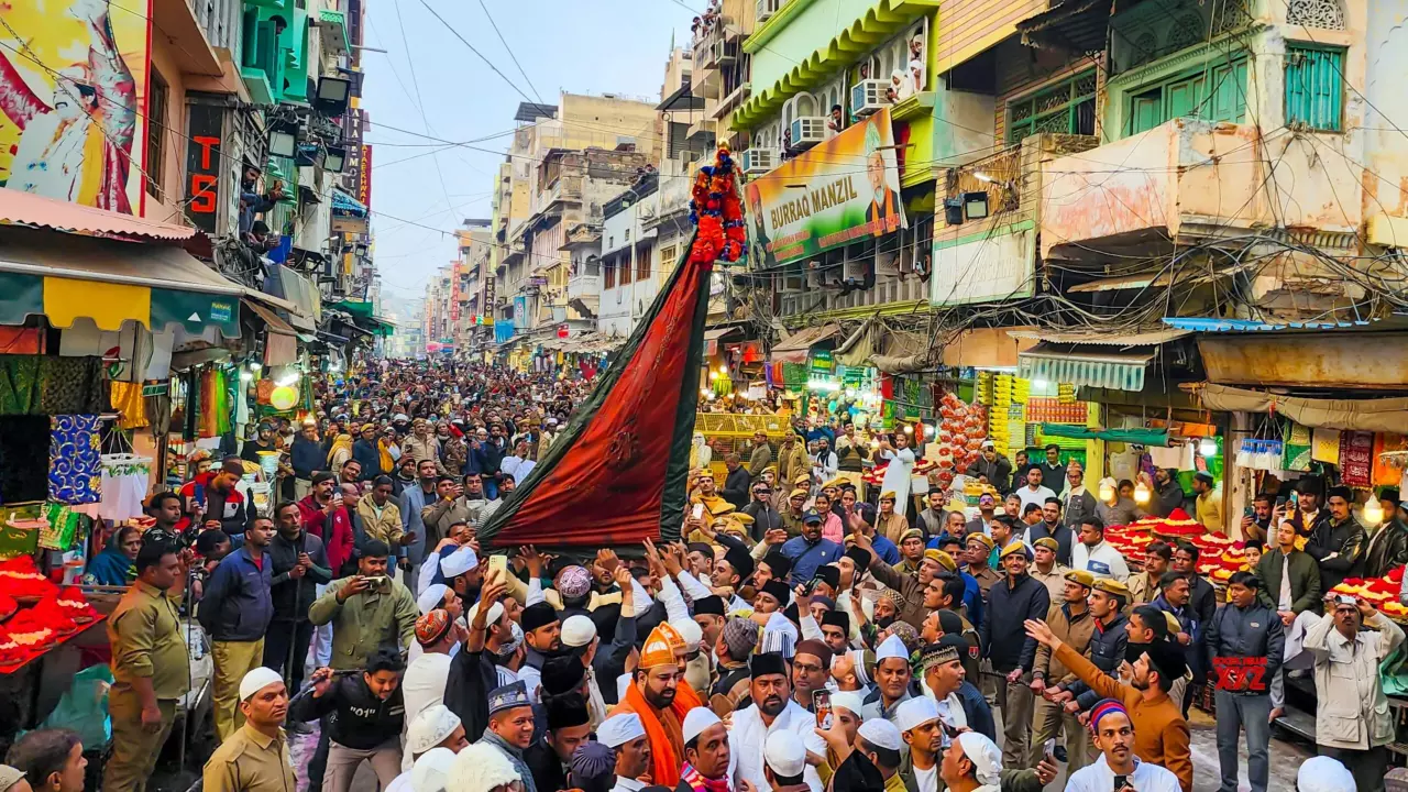 Cant Deny Saqlain Miyan Followers To Observe Urs Just Because It Coincides With Navaratri: Allahabad HC Sets Aside Bareilly Admins Order