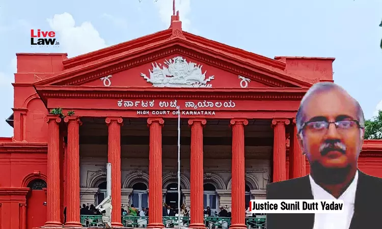 Karnataka High Court Directs Regularisation Of Mangalore Workers Serving Through Outsource Agency Subsequent To Order Abolishing Contract Labour Karnataka High Court Directs Regularisation Of Mangalore Workers Serving Through Outsource Agency Subsequent To Order Abolishing Contract Labour
