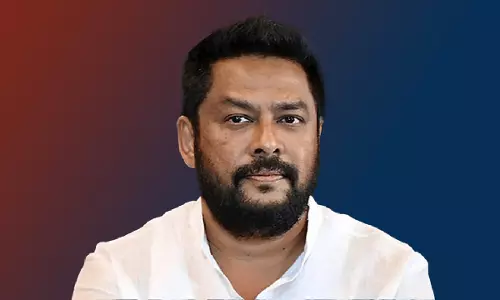 Valmiki Corporation Scam: Karnataka High Court Allows Minister B Nagendra To Travel Across India, Retains Bar On Foreign Travel Valmiki Corporation Scam: Karnataka High Court Allows Minister B Nagendra To Travel Across India, Retains Bar On Foreign Travel