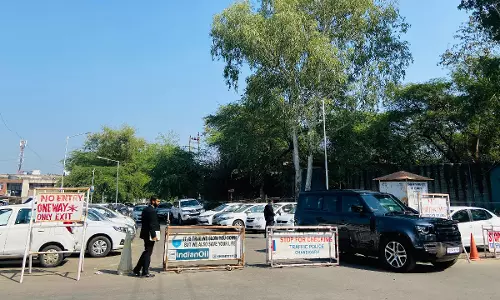Punjab & Haryana High Court Bars Collection Of Parking Fees From Litigants, Advocates In Its Premises