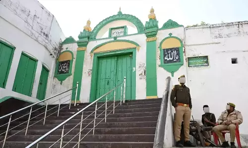 Sambhal Row | Mosque Committee Challenges Trial Courts Survey Order In Allahabad HC; Advocate Commissioner Files Sealed Report