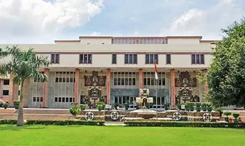Death Gratuity Of Deceased Employee Can Be Attached In Execution Proceedings Against Legal Heirs As It Forms Part Of Estate: Delhi HC