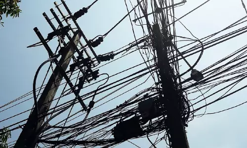 Jharkhand HC Asks Power Dept To Not Cut Electricity During Festivals, Directs Action To Protect Procession-Goers From Overhead Tension Lines