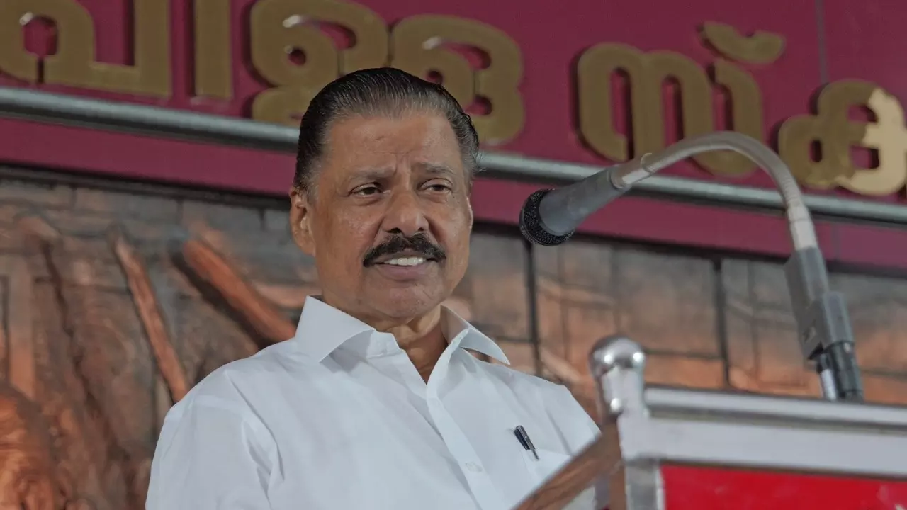 Contempt Case Filed In Kerala High Court Against CP(I)M State Secretary MV Govindan For Blocking Roads To Hold Party Conference Contempt Case Filed In Kerala High Court Against CP(I)M State Secretary MV Govindan For Blocking Roads To Hold Party Conference