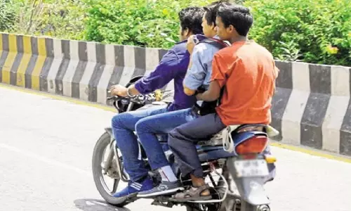 Huge Menace: Karnataka HC Flags Non-Action Against Youngsters Riding Triple Seat, Doing Wheelies On Two-Wheelers